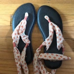 Sanuk wrap flip flops